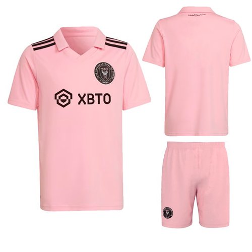 Спортивная форма детская, футболка и шорты, размер 18, розовый